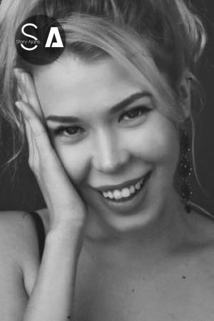 Elina D.
